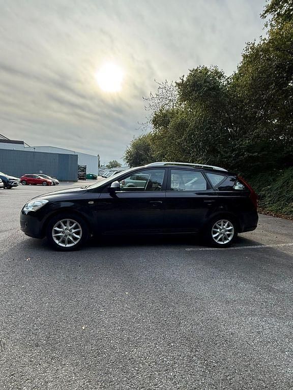 Schwarz Gebraucht 2007 Kia Ceed LX Kombi | 2.450 € (Guter Preis) - Bild 1/4