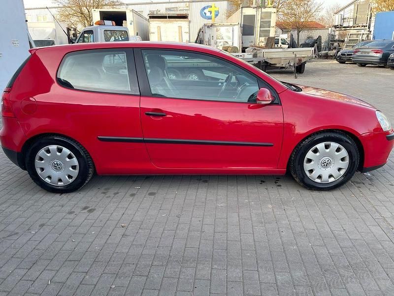 Gebraucht VW Golf IV Trendline 75 PS (55 kW) 2006 Rot Limousine
