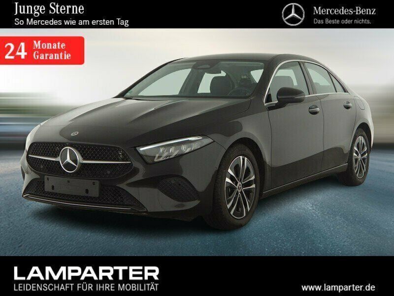Schwarz Gebraucht 2023 Mercedes A200 Limousine | 31.980 € (Teuer) - Bild 1/4