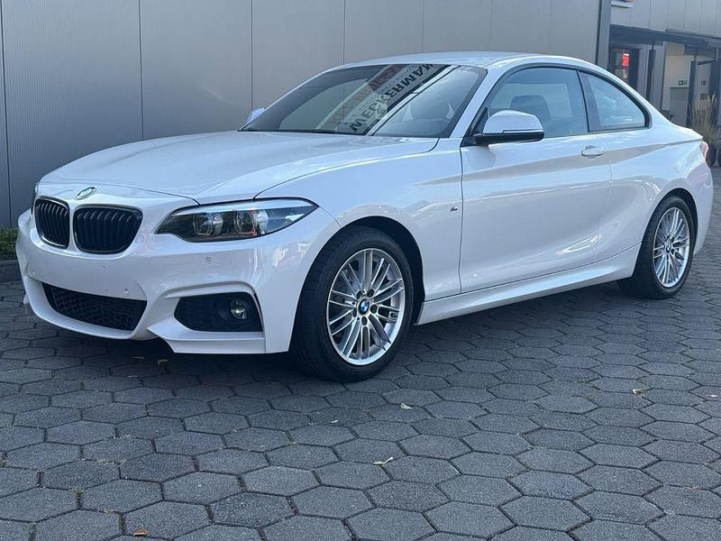 Weiß Gebraucht 2019 BMW 218 M Sport Coupé | 22.590 € (Fairer Preis) - Bild 1/4