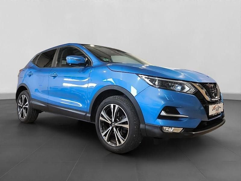 Blau Gebraucht 2017 Nissan Qashqai N-Connecta SUV | 13.990 € (Fairer Preis) - Bild 1/4