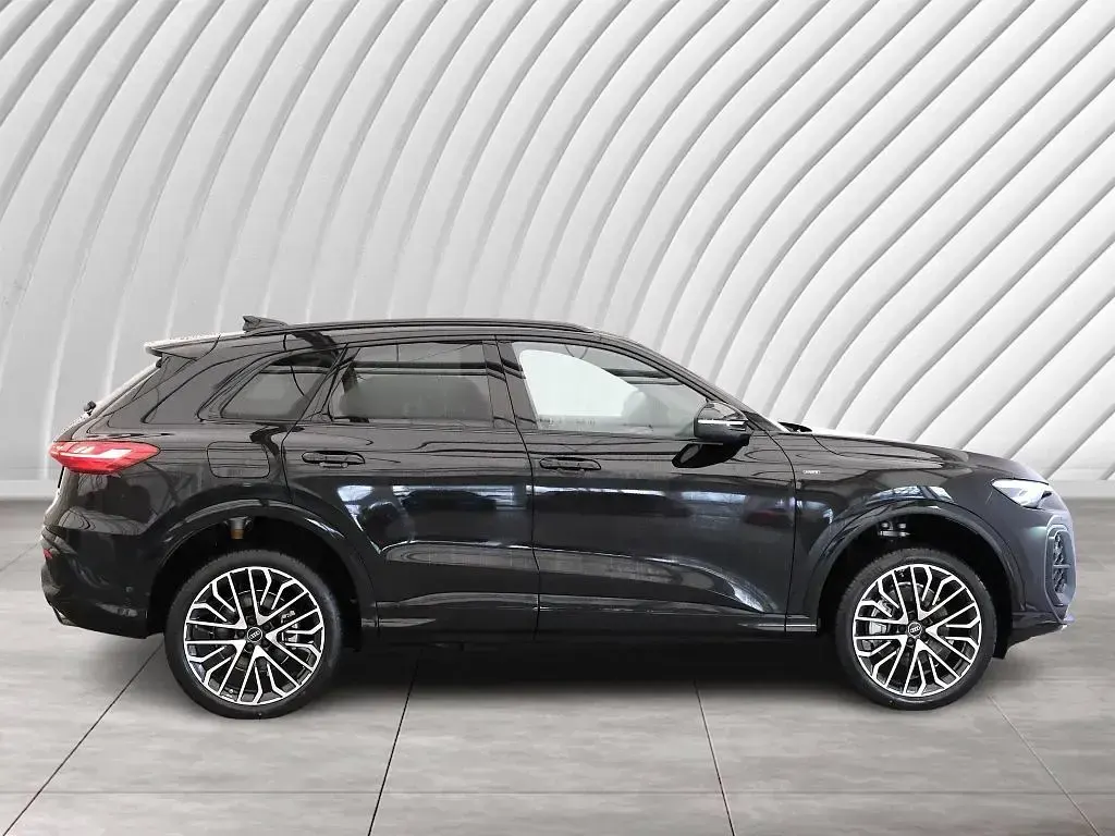 Gebraucht Audi Q5 Edition .1 299 PS (219 kW) 2026 Schwarz SUV