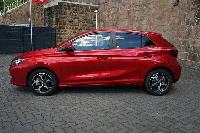 Neu MG MG3 Luxury 194 PS (142 kW) 2026 Rot Kleinwagen