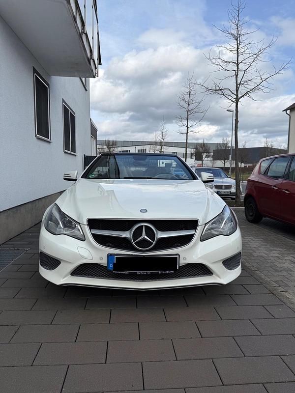 Gebraucht Mercedes E220 170 PS (125 kW) 2014 Weiß Cabrio