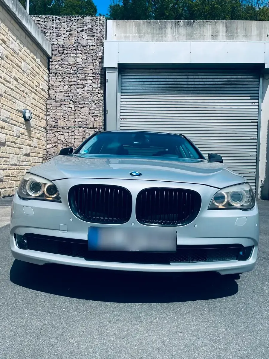 Gebraucht BMW 730 245 PS (180 kW) 2012 Silber Limousine