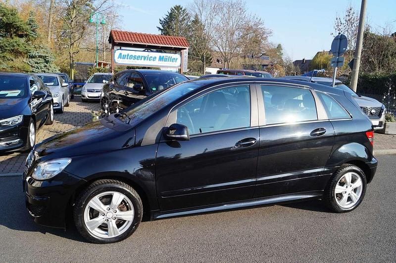 Gebraucht Mercedes B160 95 PS (69 kW) 2011 Schwarz Van / Kleinbus