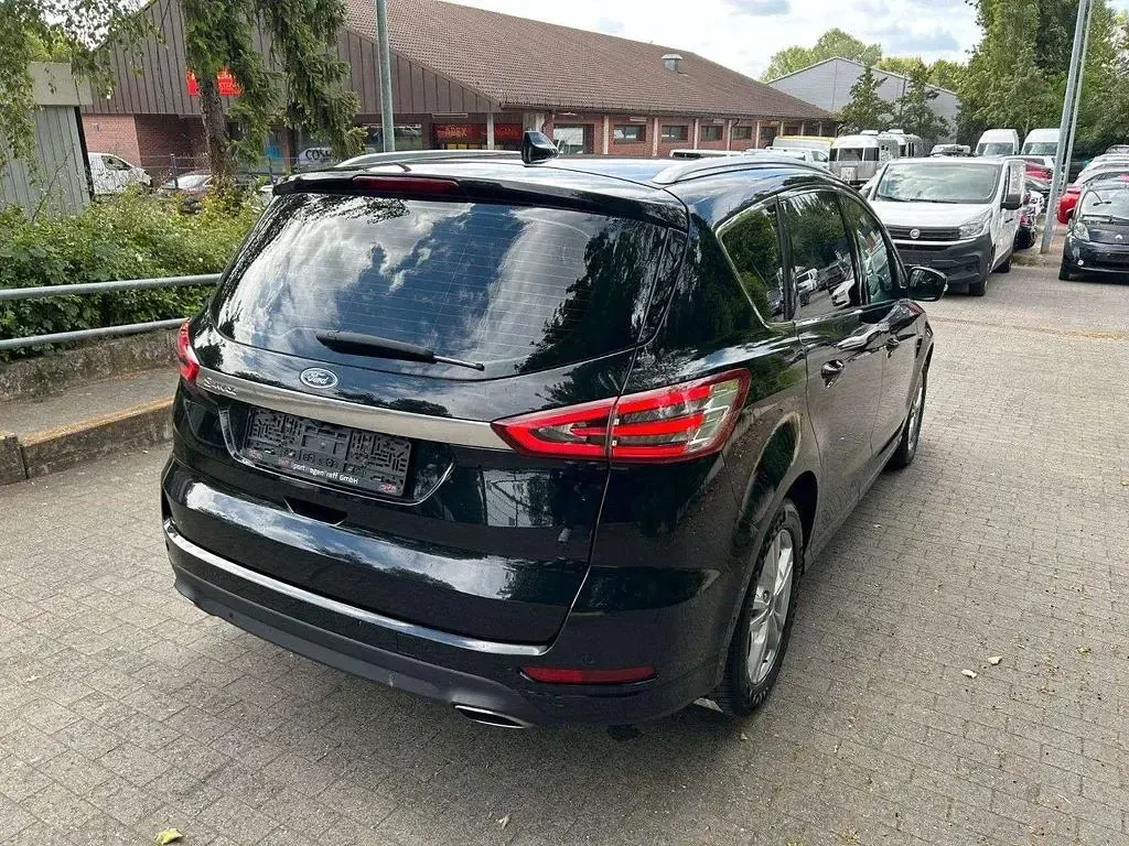 Gebraucht Ford S-MAX Titanium 190 PS (139 kW) 2020 Schwarz Van / Kleinbus
