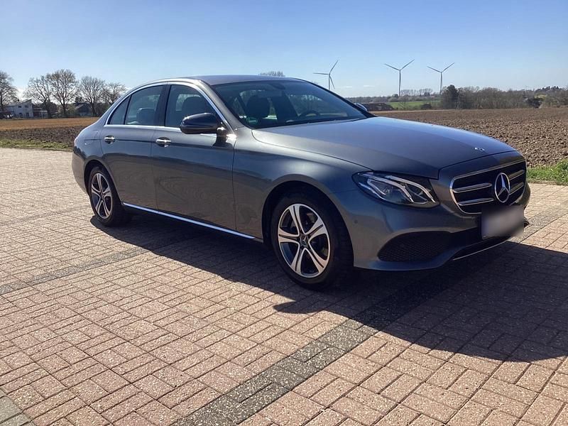 Gebraucht Mercedes E200 197 PS (144 kW) 2019 Grau Limousine
