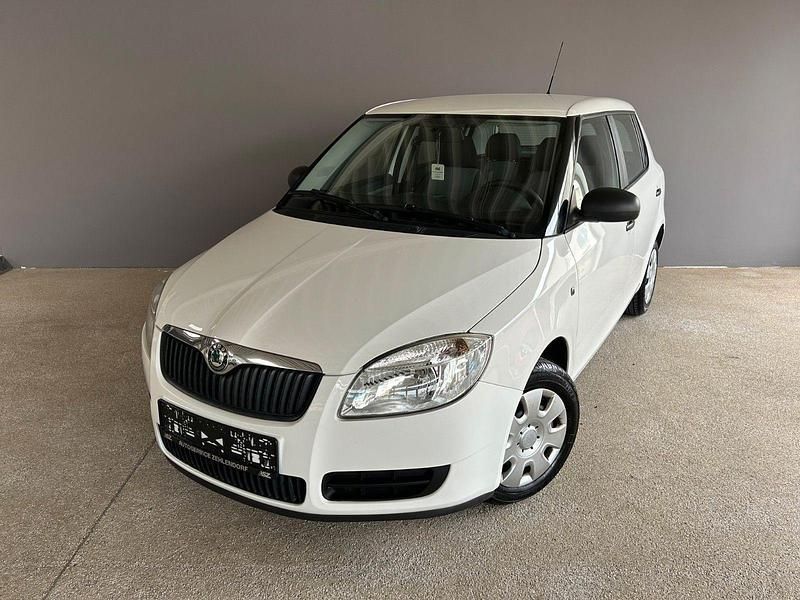 Weiß Gebraucht 2010 Skoda Fabia Classic Kleinwagen | 4.999 € (Fairer Preis) - Bild 1/3