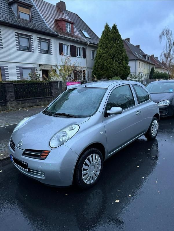 Silber Gebraucht 2004 Nissan Micra Kleinwagen | 2.499 € (Fairer Preis) - Bild 1/4