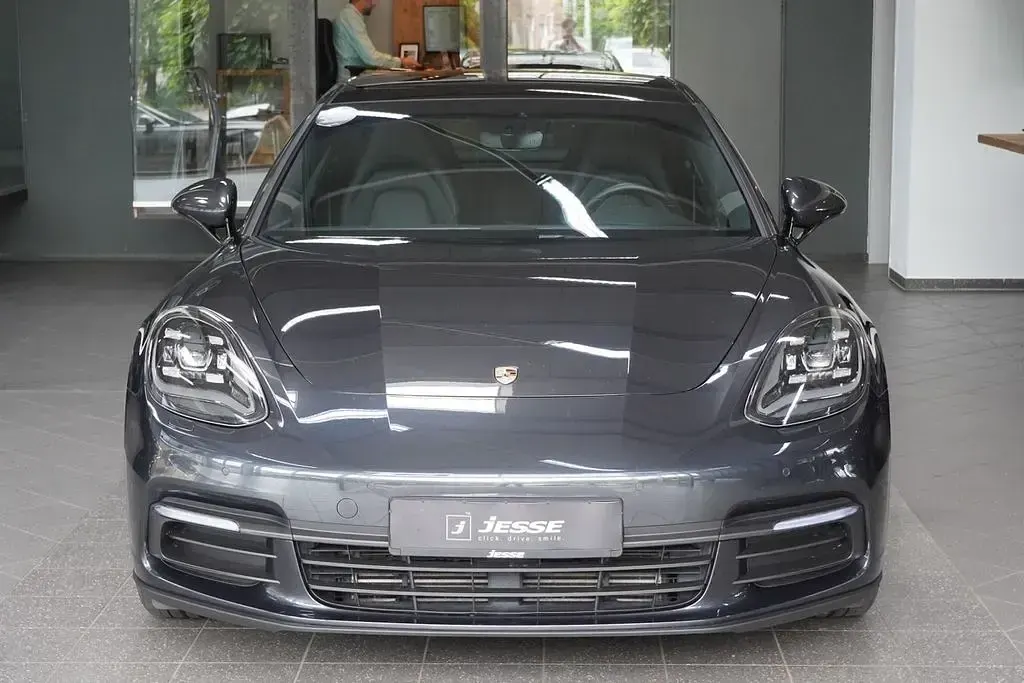 Gebraucht Porsche Panamera 4 330 PS (242 kW) 2017 Vulkangraumetallic Kleinwagen