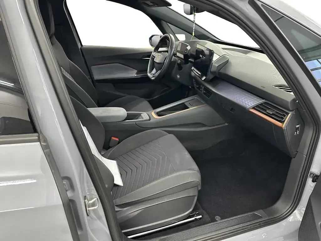 Second-hand Cupra Born 150 kW (204 CP) 2023 Gri Hatchback