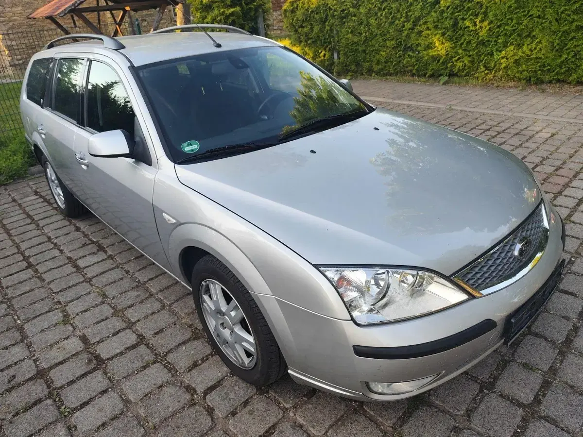 Gebraucht Ford Mondeo Ghia 155 PS (114 kW) 2005 Silber Kombi