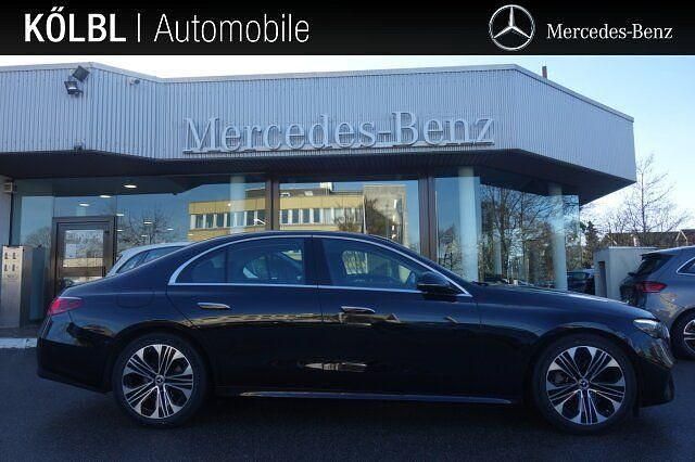 Lack obsidianschwarz Gebraucht 2024 Mercedes E220 Avantgarde Limousine | 46.980 € (Teuer) - Bild 1/4