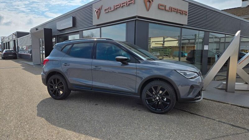Grau Neu 2025 Seat Arona Black Edition SUV | 31.352 € (Teuer) - Bild 1/4