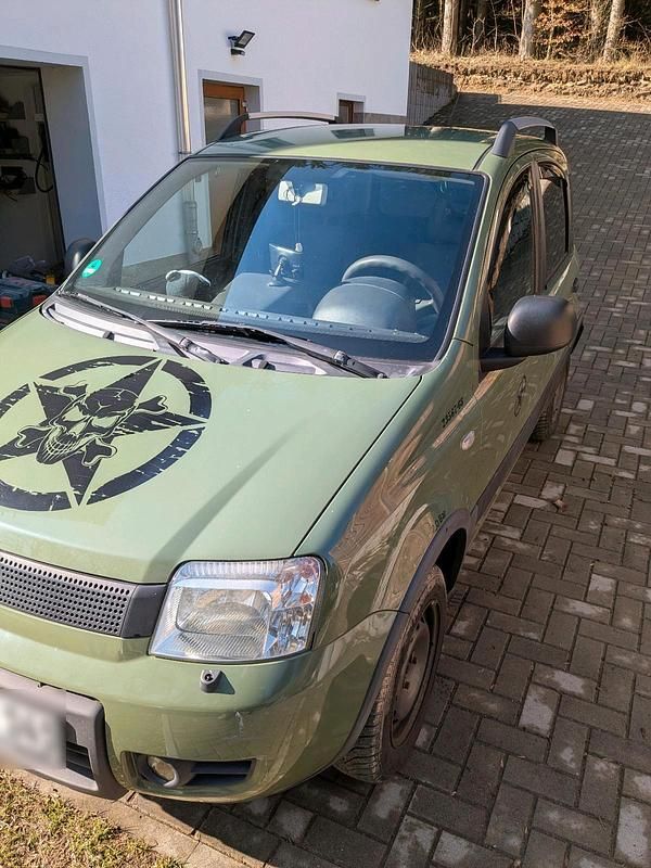 Gebraucht Fiat Panda 4x4 68 PS (50 kW) 2010 Grün Kleinwagen