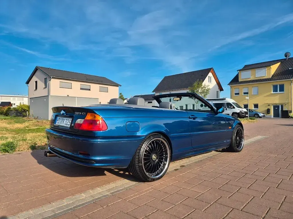 Gebraucht BMW 323 Cabriolet 170 PS (125 kW) 2000 Blau Cabrio
