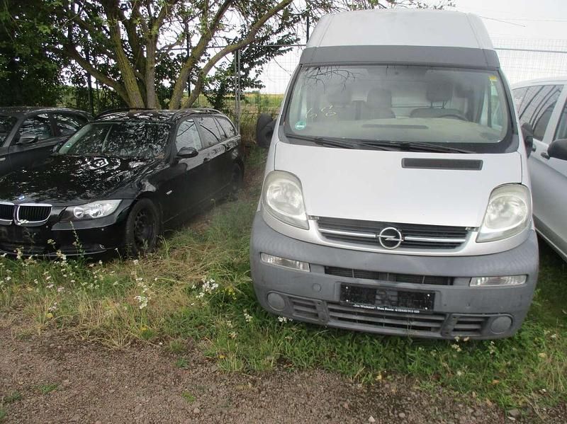 Gebraucht Opel Vivaro 135 PS (99 kW) 2005 Silber Van / Kleinbus