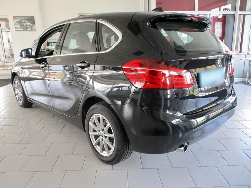 Gebraucht BMW 216 Basis 116 PS (85 kW) 2018 Schwarz Kombi