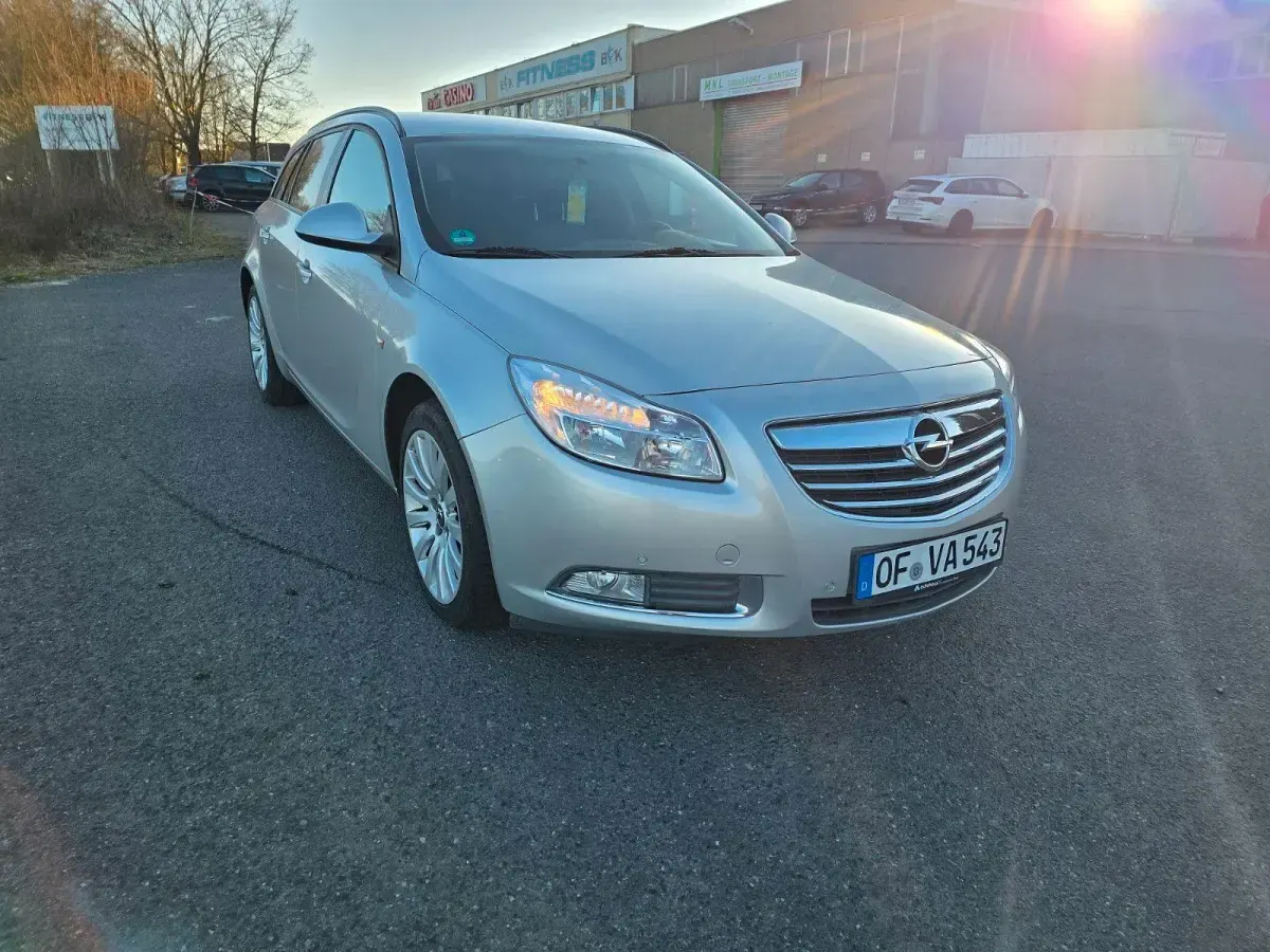 Używany Opel Insignia Active 110 KM (80 kW) 2013 Srebrny Kombi