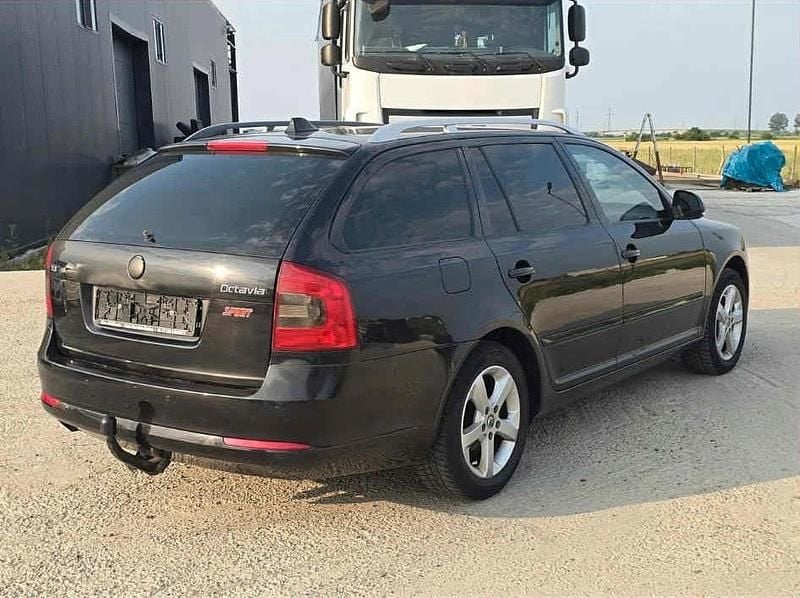 Second-hand Skoda Octavia 105 CP (77 kW) 2015 Negru Hatchback