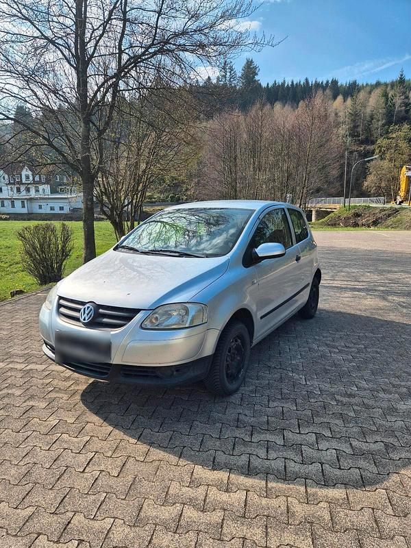 Second-hand VW Fox 54 CP (39 kW) 2005 Argintiu Hatchback