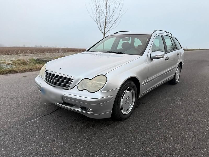Silber Gebraucht 2003 Mercedes C220 Classic Kombi | 1.499 € (Fairer Preis) - Bild 1/4