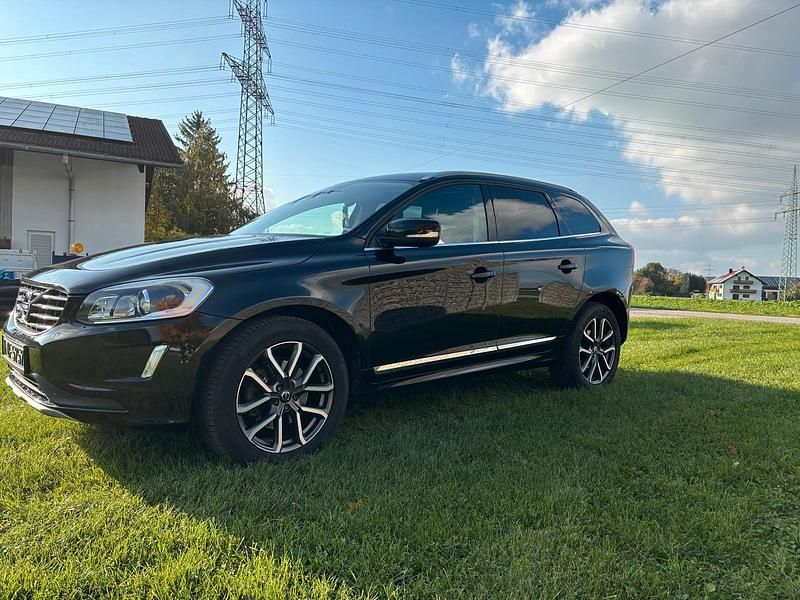 Schwarz Gebraucht 2017 Volvo XC60 Summum SUV | 15.999 € (Superpreis) - Bild 1/4