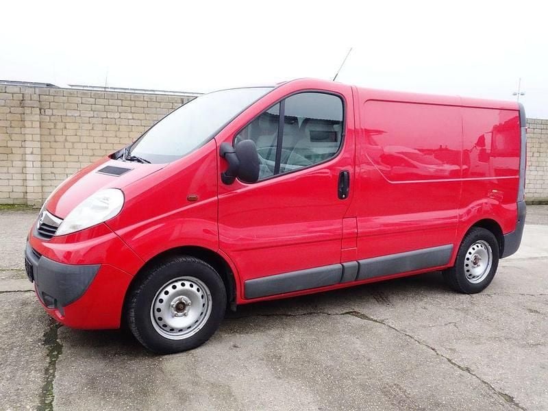 Gebraucht Opel Vivaro 145 PS (106 kW) 2008 Rot Van / Kleinbus