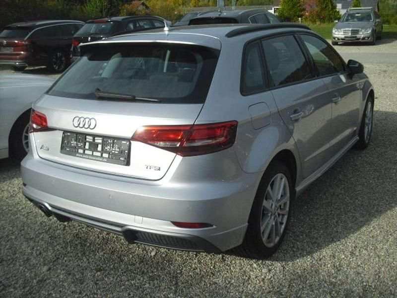 Gebraucht Audi A3 Basis 116 PS (85 kW) 2017 Florettsilber metallic Kleinwagen