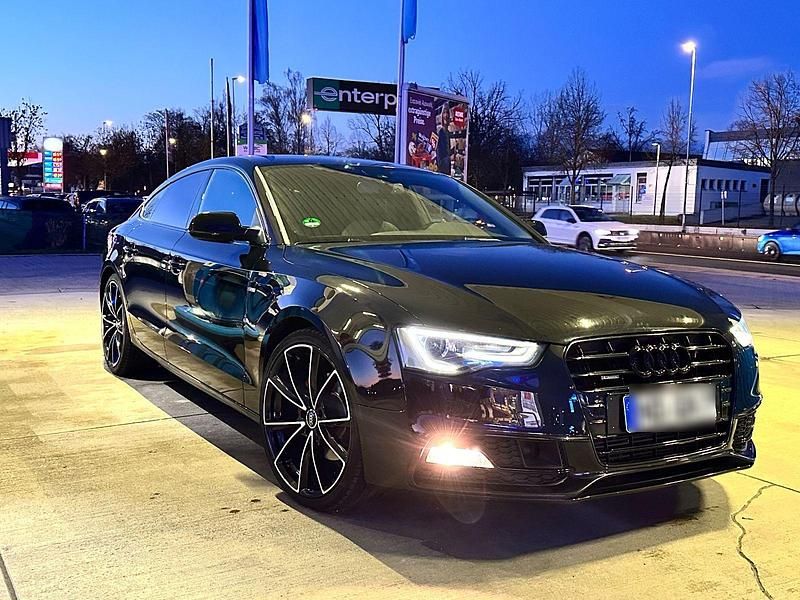Schwarz Gebraucht 2012 Audi A5 Sportback S-Line Kleinwagen | 19.000 € - Bild 1/4