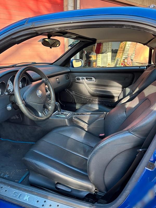 Gebraucht Mercedes SLK200 163 PS (119 kW) 2003 Blau Cabrio