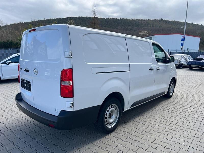 Gebraucht Opel Vivaro Edition 144 PS (105 kW) 2023 Weiß Van / Kleinbus
