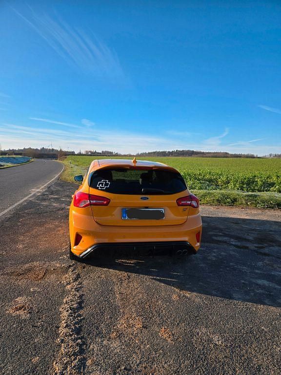 Gebraucht Ford Focus ST 190 PS (139 kW) 2019 Orange Limousine