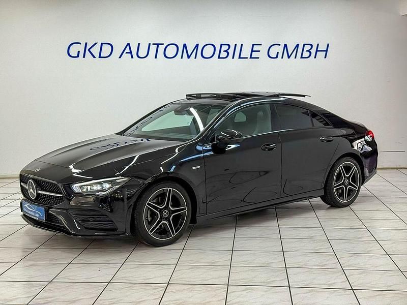 Schwarz Gebraucht 2022 Mercedes CLA200 AMG line Limousine | 33.990 € (Fairer Preis) - Bild 1/4