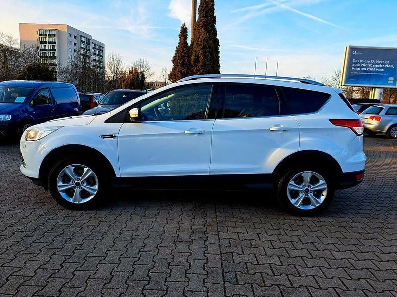 Gebraucht Ford Kuga SYNC Edition 120 PS (88 kW) 2016 Weiß SUV