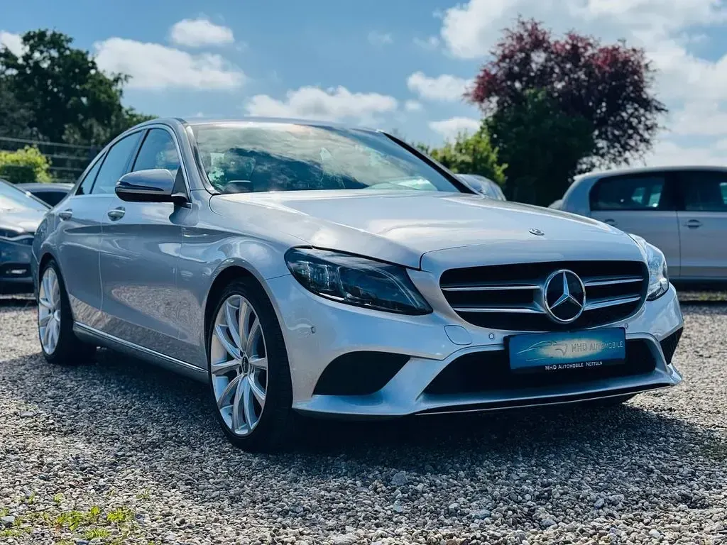 Gebraucht Mercedes C220 Avantgarde 194 PS (142 kW) 2019 Silber Limousine