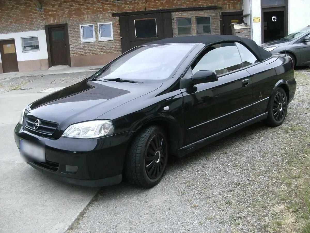 Gebraucht Opel Astra 125 PS (91 kW) 2003 Schwarz Cabrio