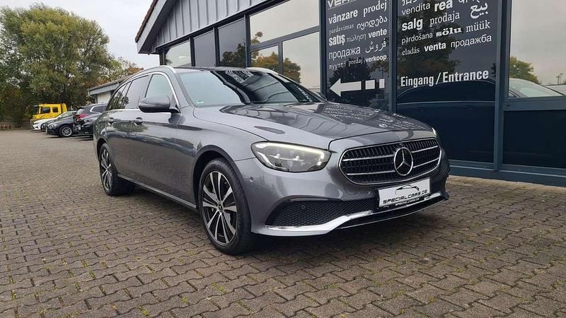 Selenitgrau Gebraucht 2022 Mercedes E300 Kombi | 27.990 € (Guter Preis) - Bild 1/4