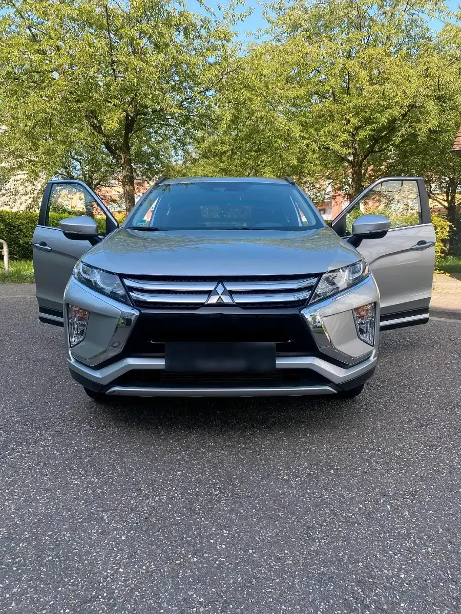 Gebraucht Mitsubishi Eclipse Cross Plus 163 PS (119 kW) 2019 Silber SUV