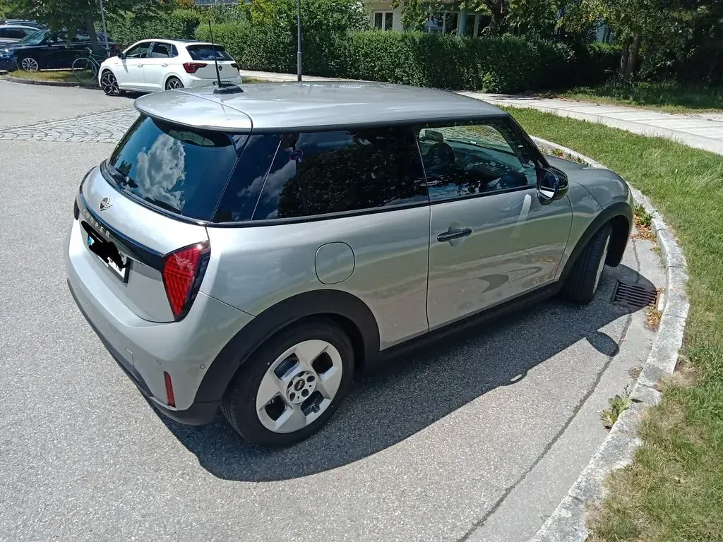 Gebraucht Mini Cooper 114 kW (156 PS) 2025 Grau Kleinwagen