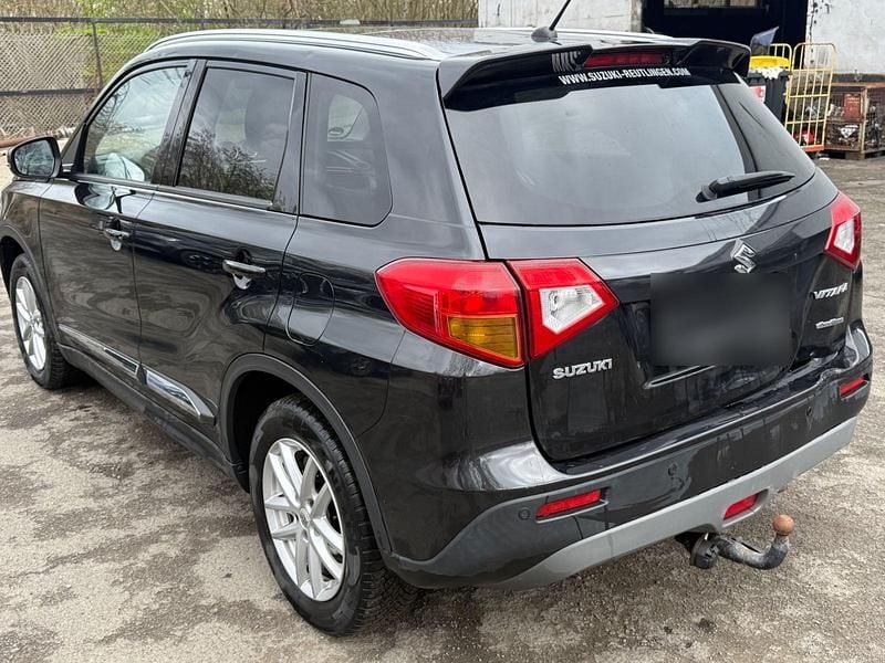 Gebraucht Suzuki Vitara Comfort+ 120 PS (88 kW) 2017 Schwarz SUV