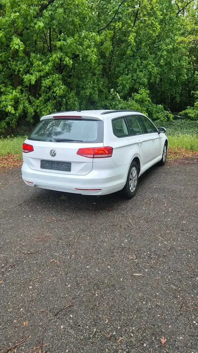 Gebraucht VW Passat 120 PS (88 kW) 2016 Weiß Kombi