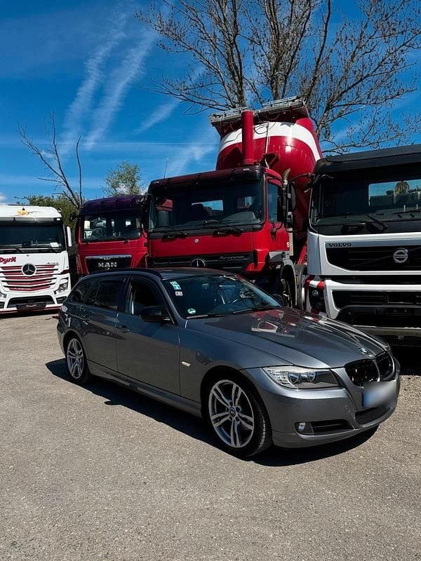 Usata BMW 318 143 CV (105 kW) 2012 Grigio Station wagon