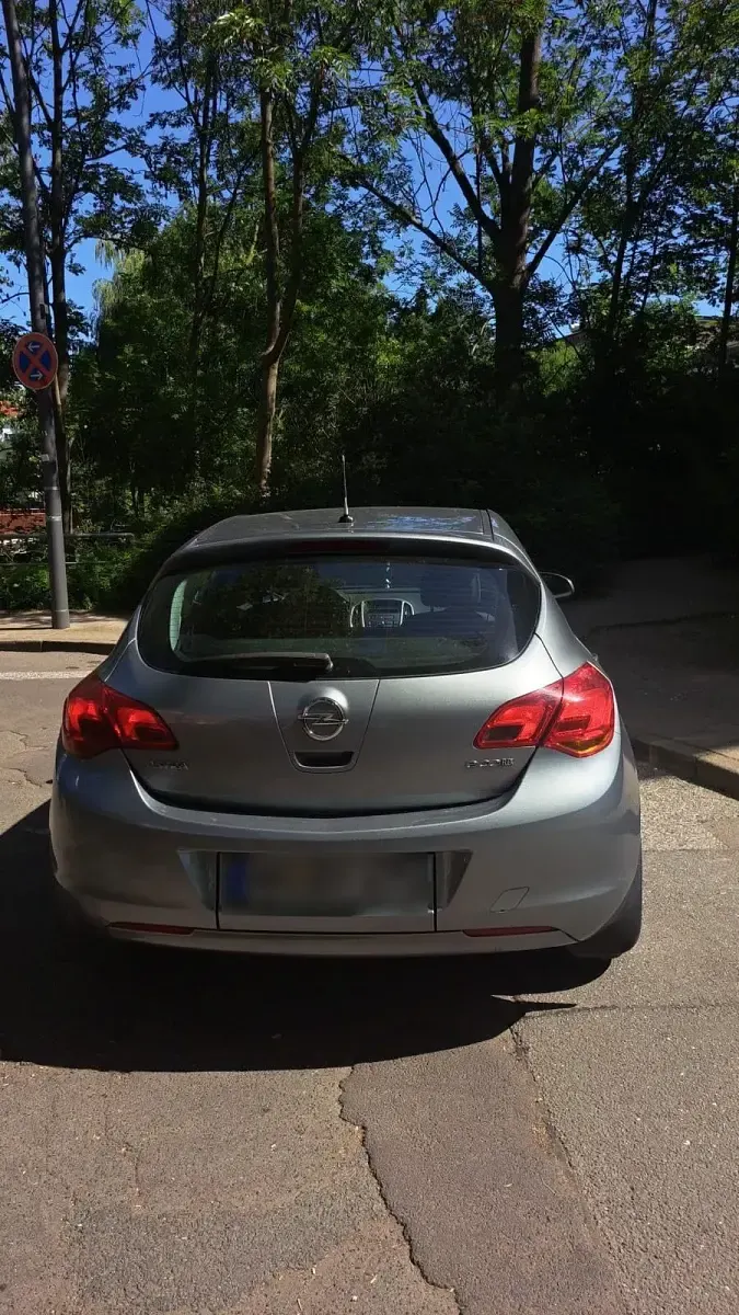 Gebraucht Opel Astra 87 PS (63 kW) 2010 Grau Limousine