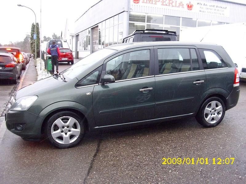 Gebraucht Opel Zafira Innovation 140 PS (102 kW) 2009 Grün Van / Kleinbus