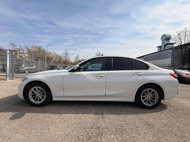 Gebraucht BMW 320 Advantage 184 PS (135 kW) 2020 Weiß Limousine