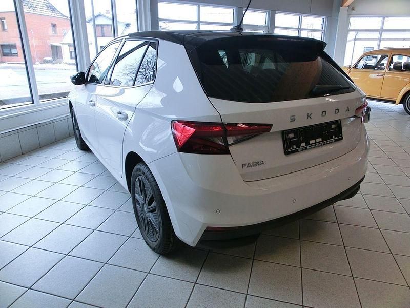 Neu Skoda Fabia Dynamic 116 PS (85 kW) 2025 Weiß Limousine