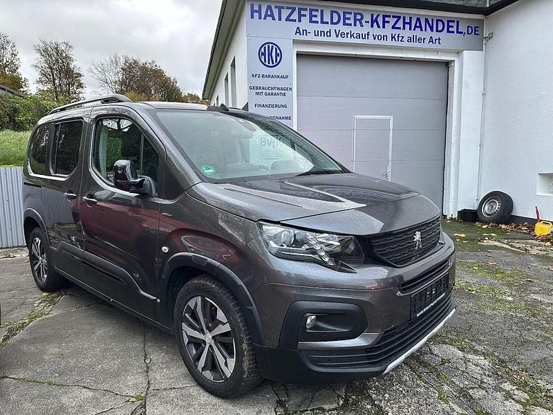 Grau Gebraucht 2019 Peugeot Rifter Allure GT-Line Van / Kleinbus | 16.999 € (Fairer Preis) - Bild 1/4