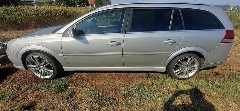 Gebraucht Opel Vectra 150 PS (110 kW) 2007 Silber Kombi